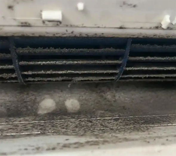 东丽空调吹的风有股烧焦味是怎么回事